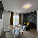 Apartment Andalucia 10 *