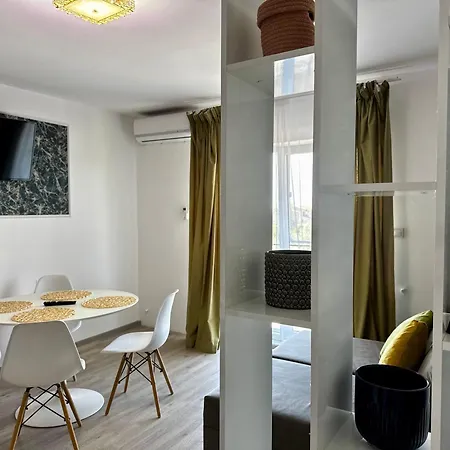Andalucia 10 Apartment *
